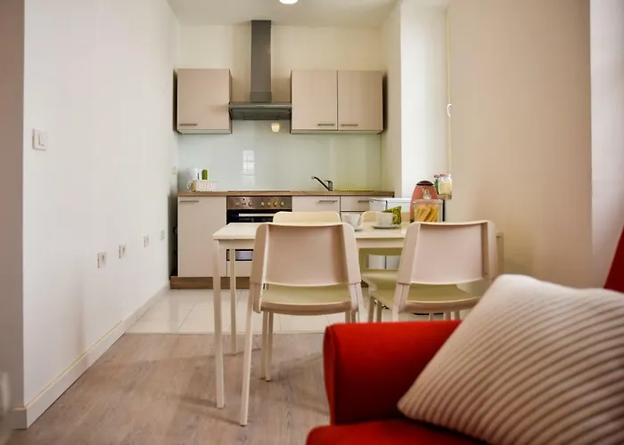 Small Escape 扎达尔