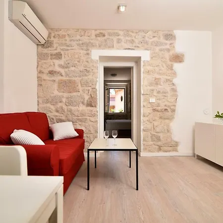 Small Escape Apartment